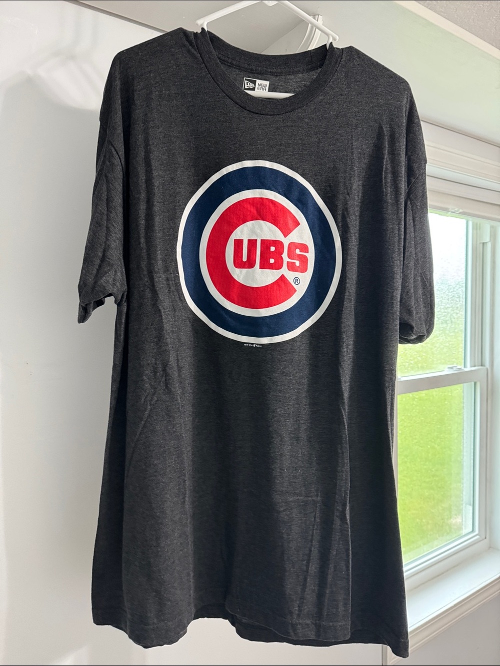New Era Chicago Cubs Logo Tee - Black with Red & Blue